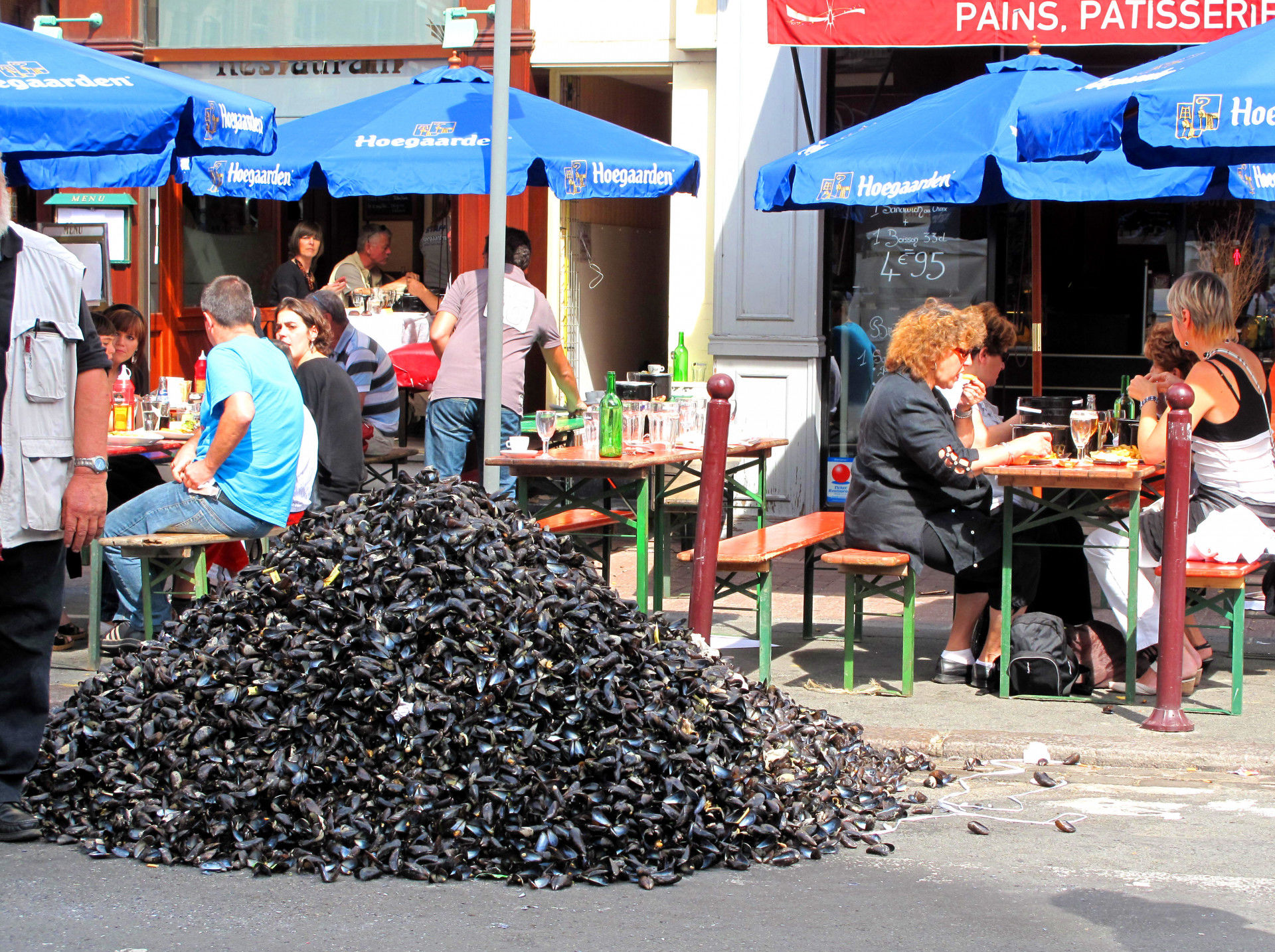 Eating Mussels in Lille
